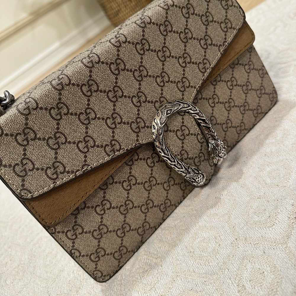 Gucci GG Supreme Dionysus Small Shoulder Bag